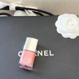 New Limited Edition Chanel Nail Polish Dazzling Artist #405